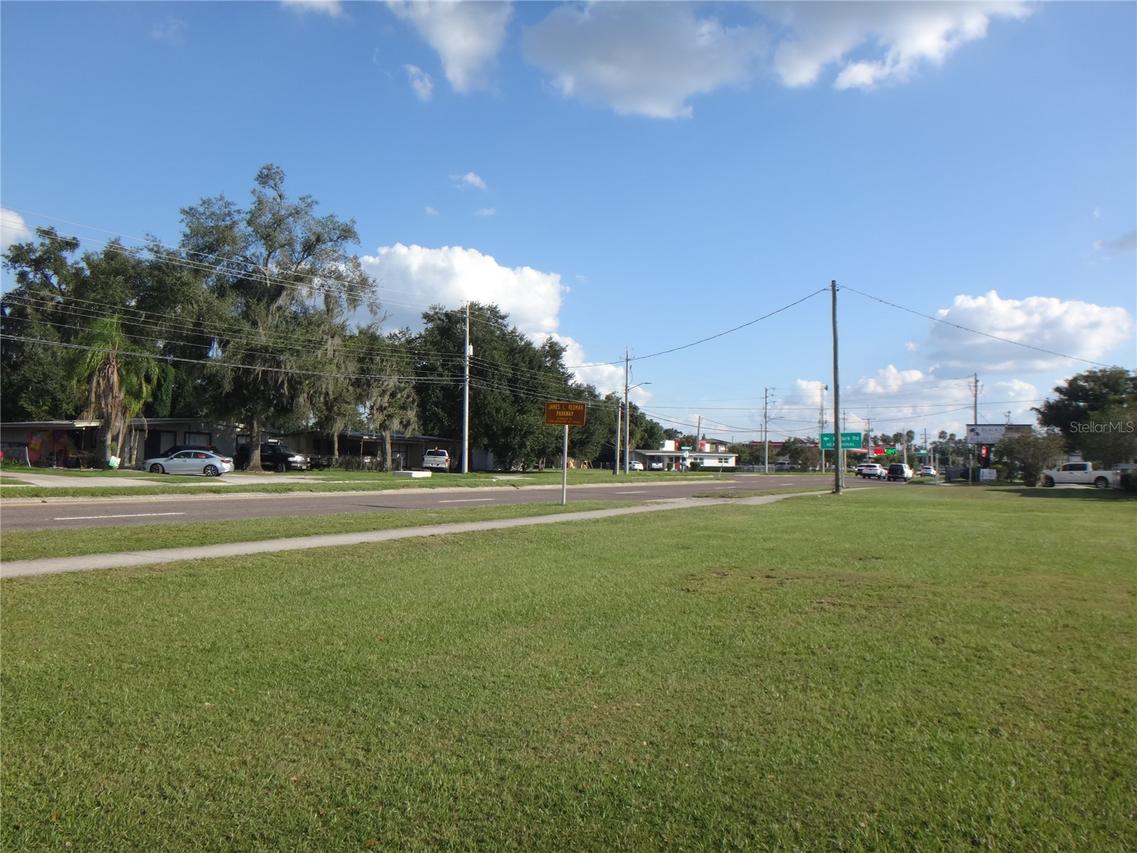 1603 James L Redman Pkwy., Plant City, FL 33563