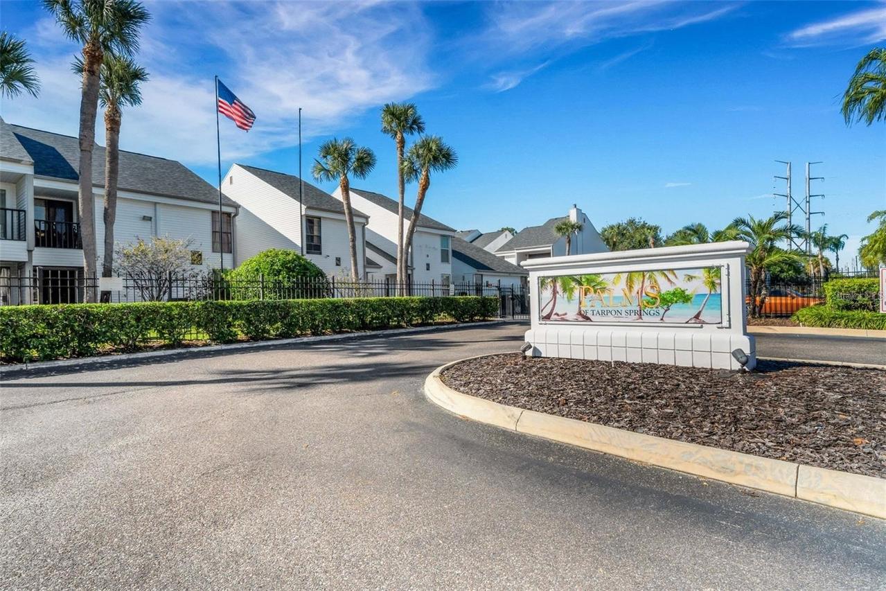 738 Haven Pl., Tarpon Springs, FL 34689