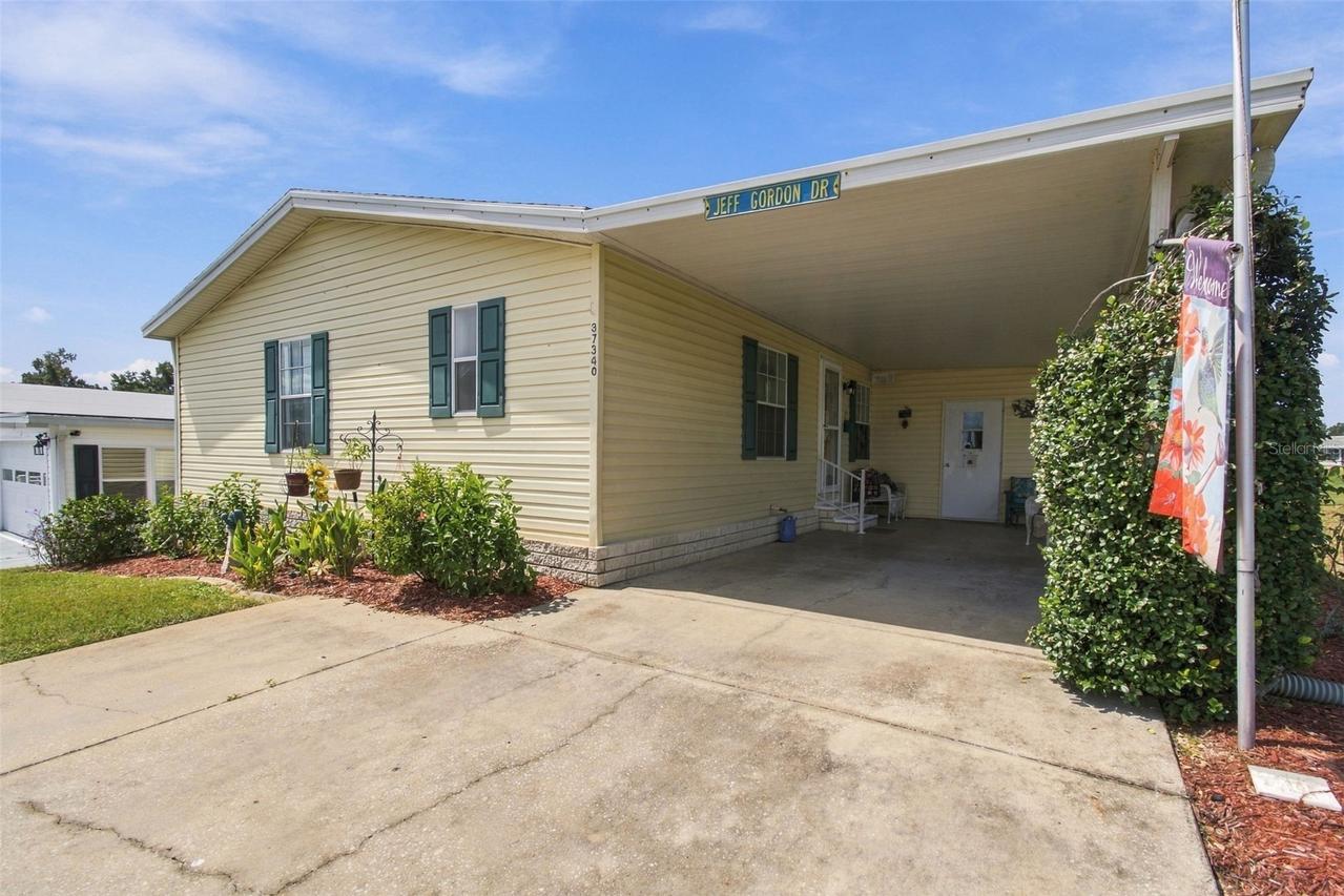 37340 Neukom Ave., Zephyrhills, FL 33541