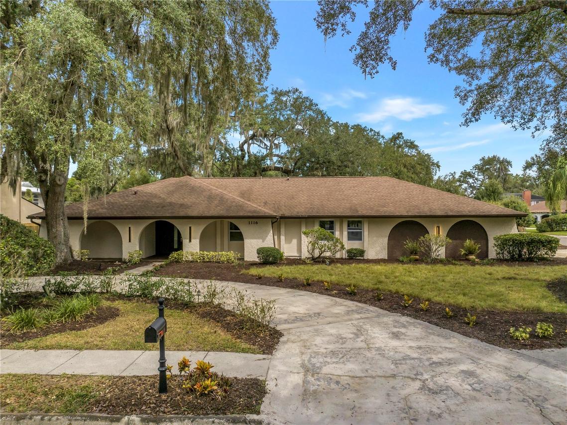 1116 N Riverhills Dr., Temple Terrace, FL 33617