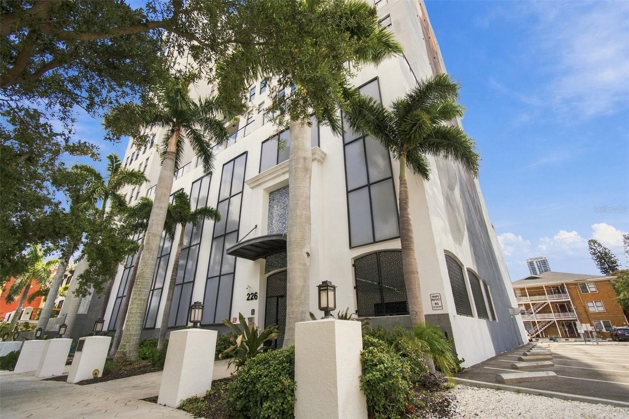 226 5th Ave. #M05, St Petersburg, FL 33701