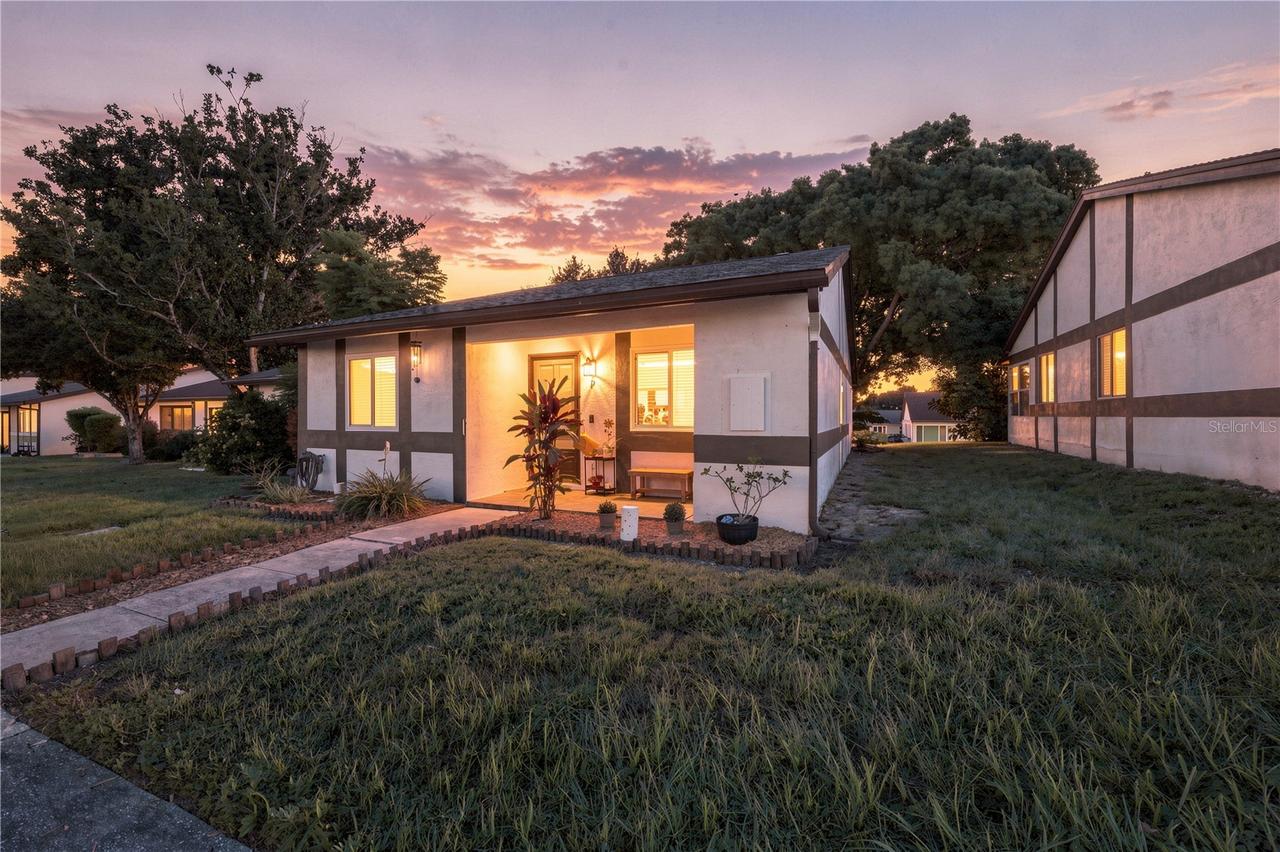 2245 Alden Ln. #F, Palm Harbor, FL 34683