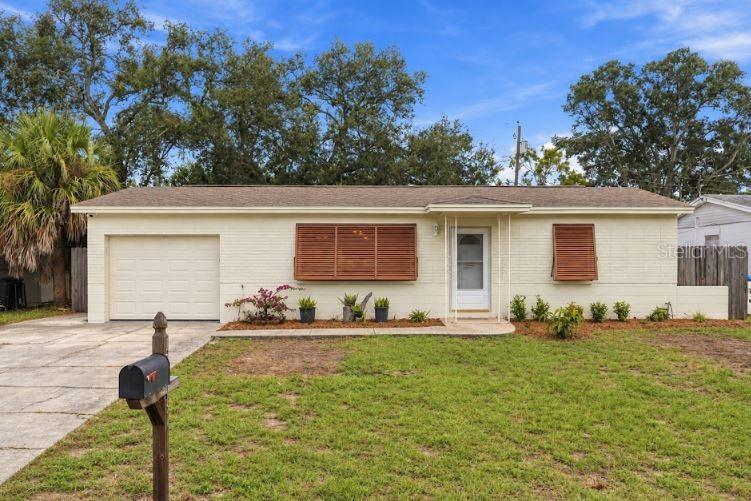 10473 Cirimoya Ln., Seminole, FL 33772