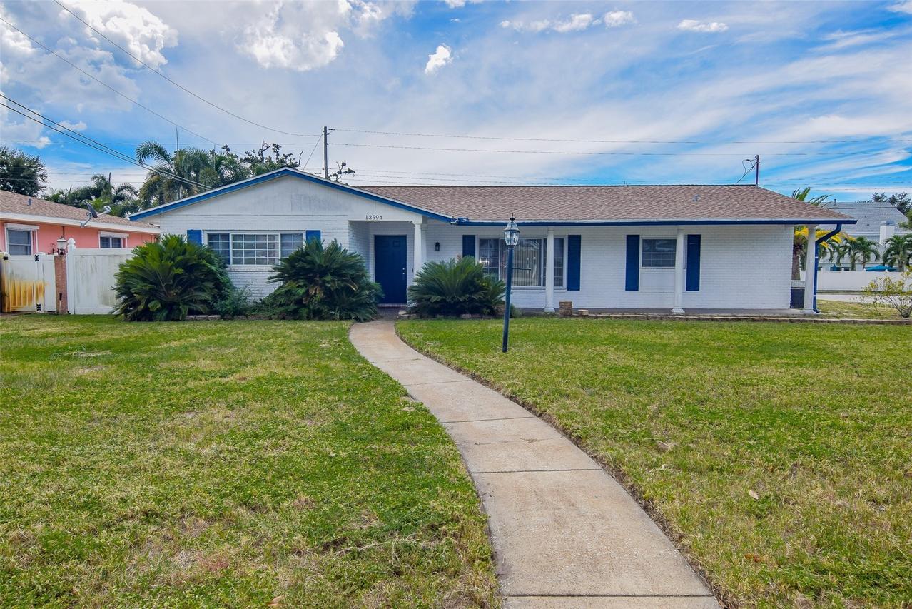 13594 Monalee Ave., Seminole, FL 33776