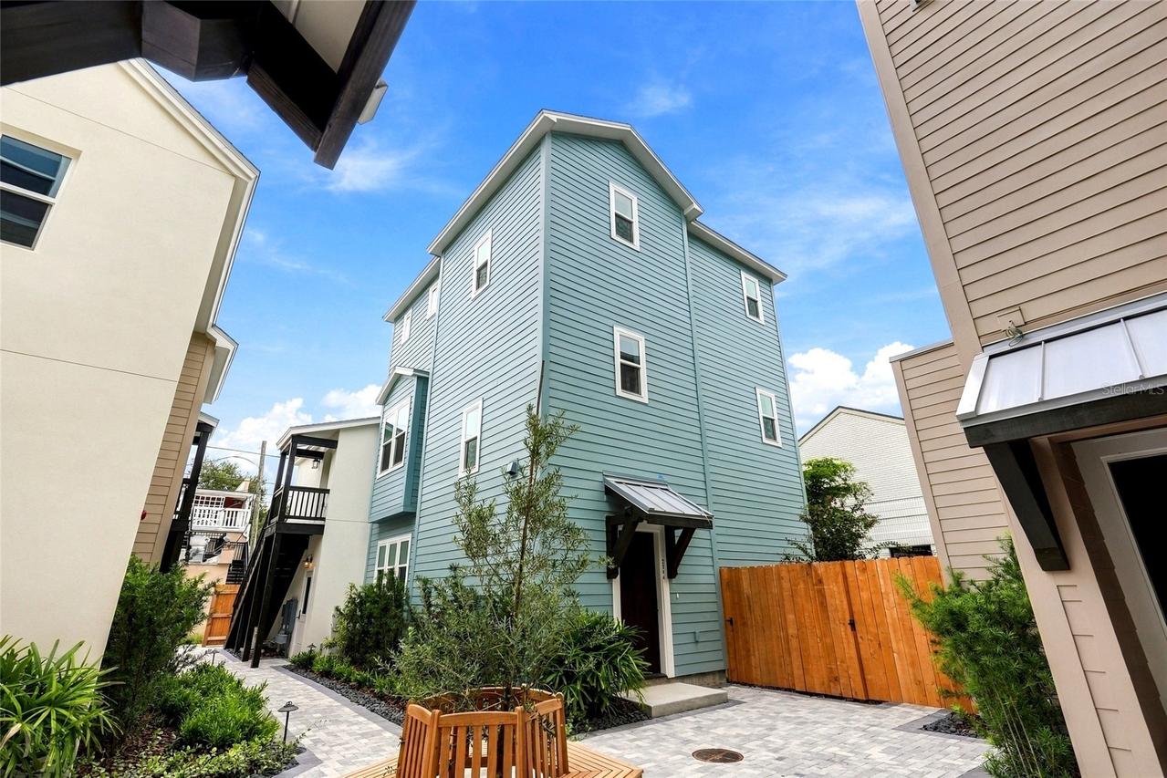 2544 1st Ave., St Petersburg, FL 33713