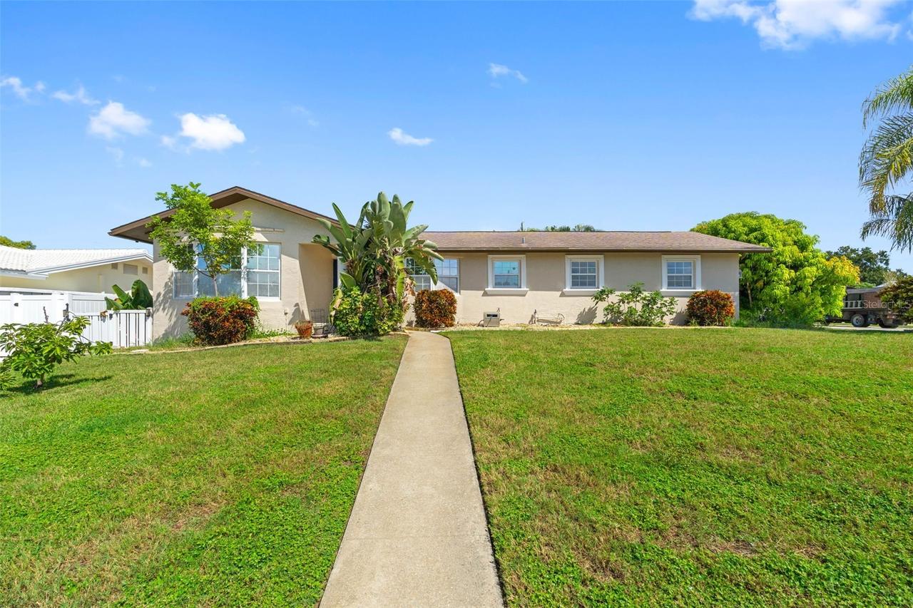 14331 Apache Ave., Largo, FL 33774