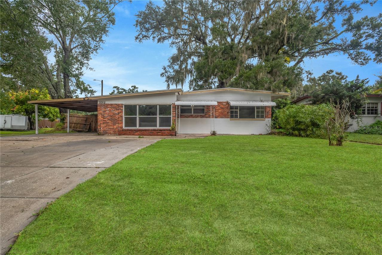 2002 E Crenshaw St., Tampa, FL 33610