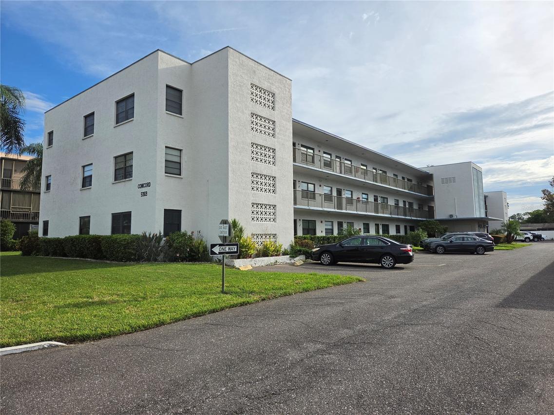 5969 Terrace Park Dr. #305, St Petersburg, FL 33709
