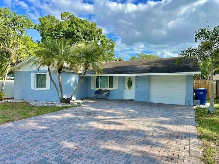 1080 16th Ave., Largo, FL 33770