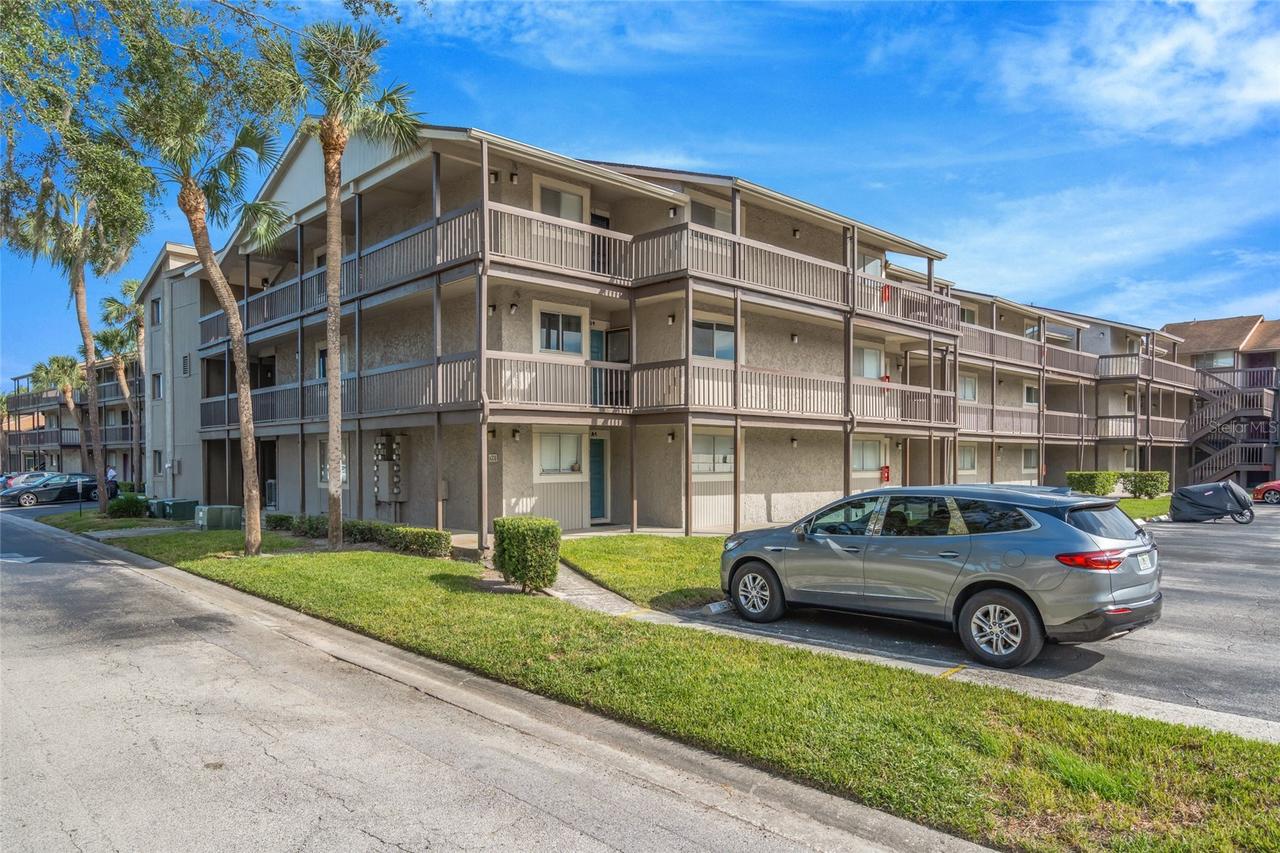 6308 Newtown Cir. #8C1, Tampa, FL 33615