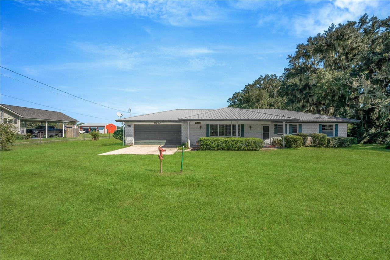 3220 Blount Rd., Dover, FL 33527
