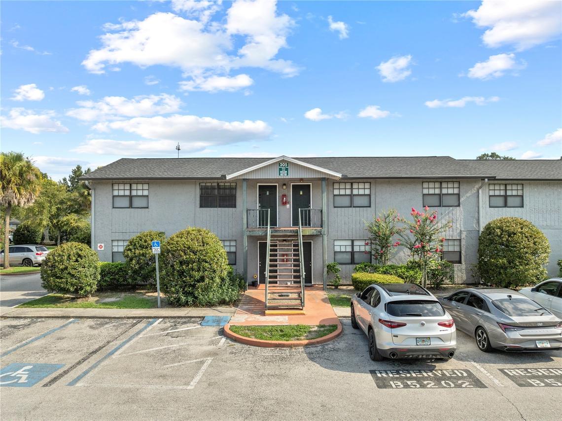205 Poinsettia Pine Ct. #201, Tampa, FL 33612
