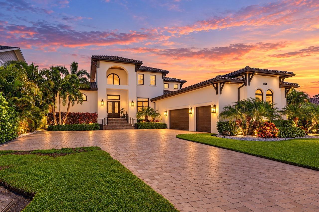 1341 Monterey Blvd., St Petersburg, FL 33704