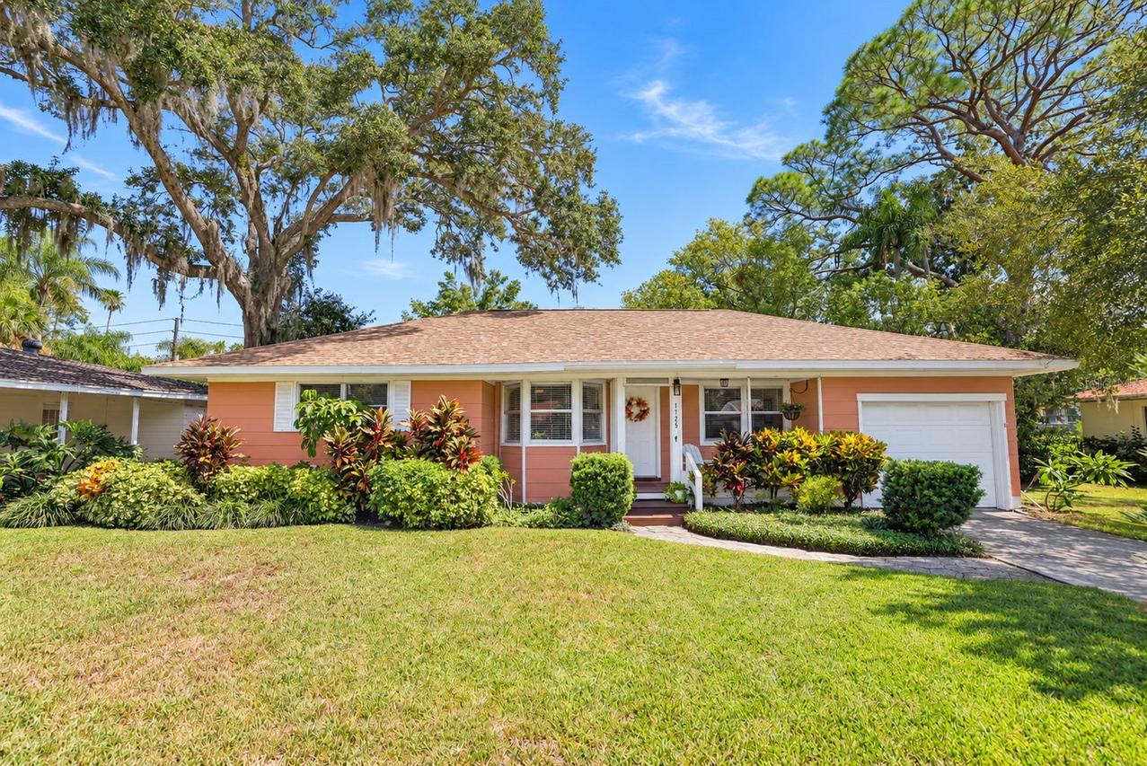 1725 San Mateo Dr., Dunedin, FL 34698