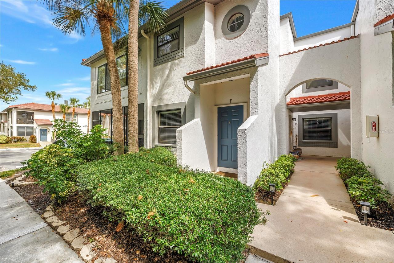 484 Santa Cruz Pl. #F, St Petersburg, FL 33703
