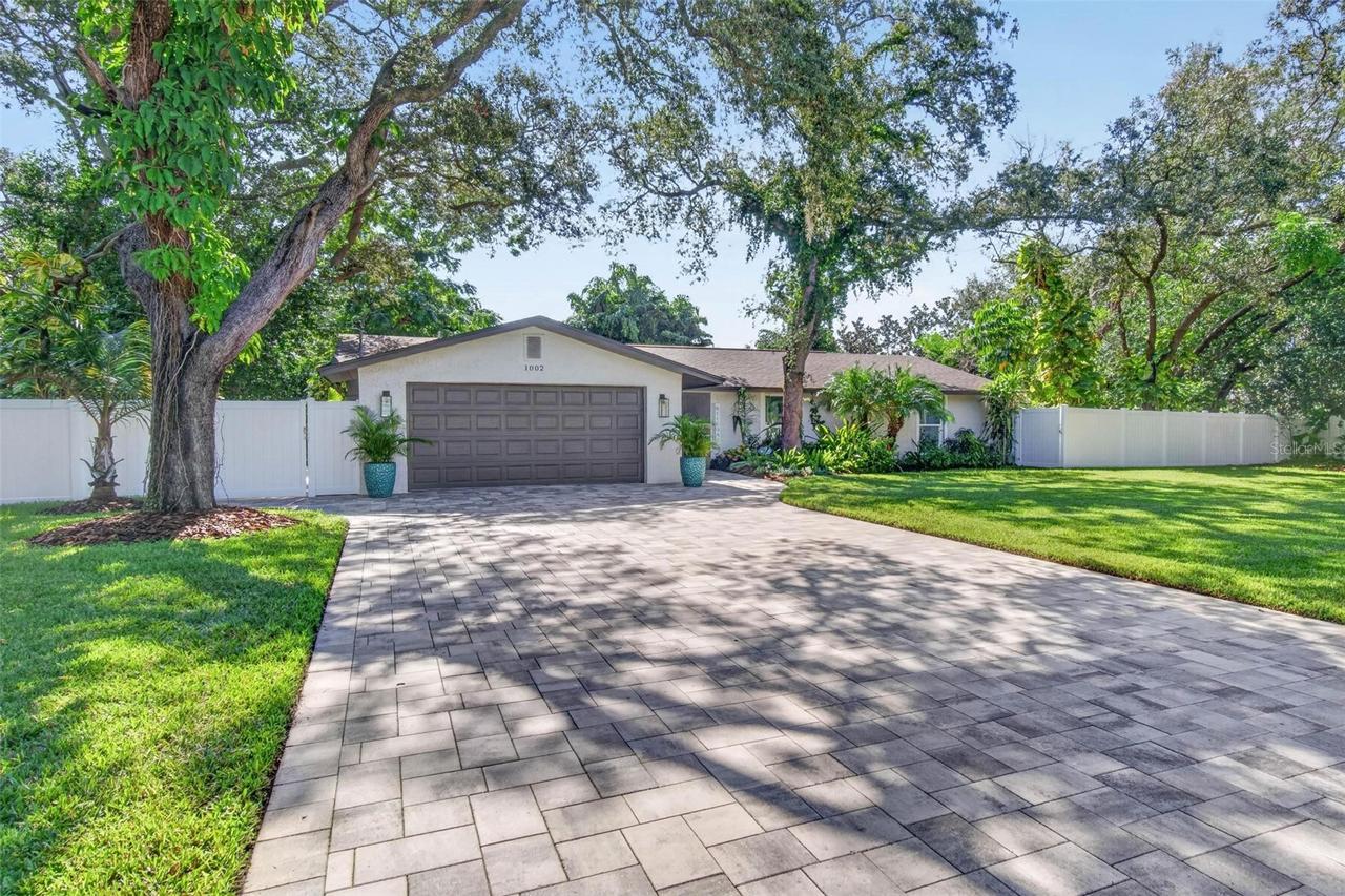 1002 N Florida Ave., Tarpon Springs, FL 34689