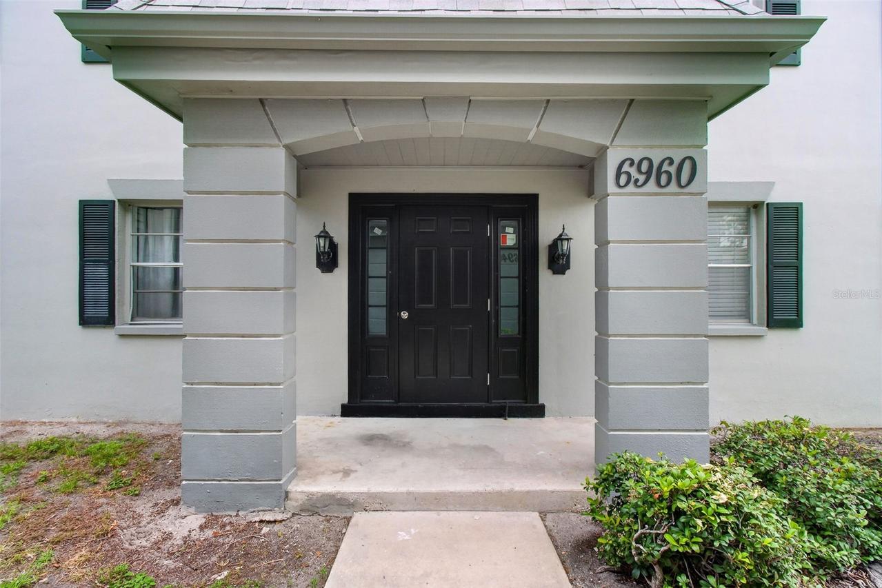 6960 Sunset Dr. #2A, South Pasadena, FL 33707