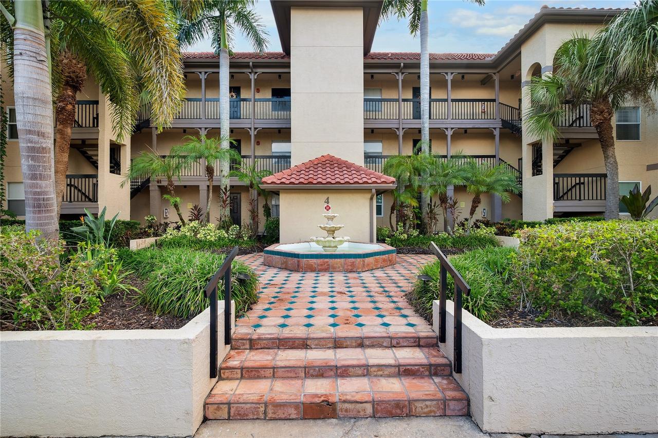 2400 Feather Sound Dr. #425, Clearwater, FL 33762