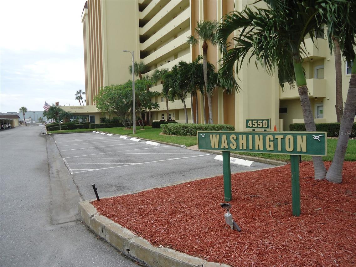 4550 Cove Cir. #605, St Petersburg, FL 33708