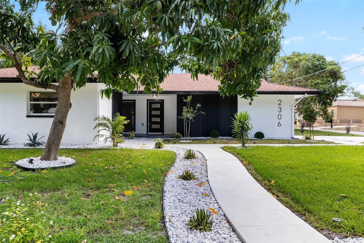 2306 S San Jose Cir., Tampa, FL 33629