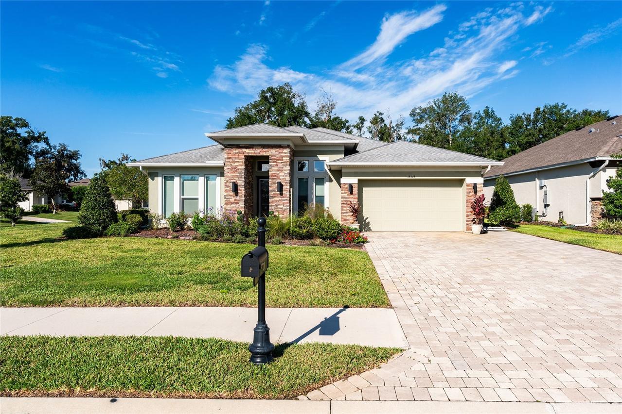 13303 Trailing Moss Dr., Dade City, FL 33525