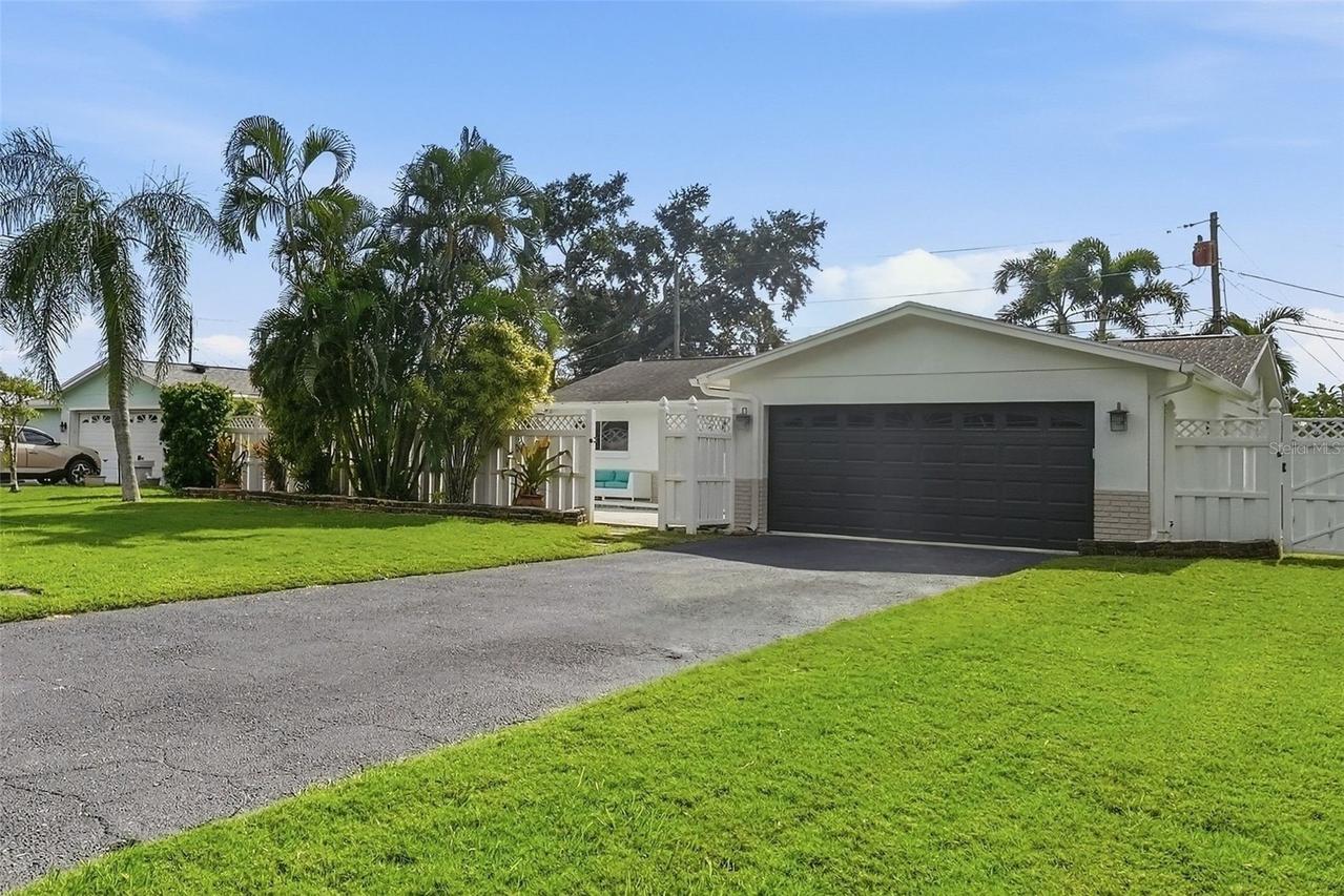5860 Bayshore Dr., Seminole, FL 33772
