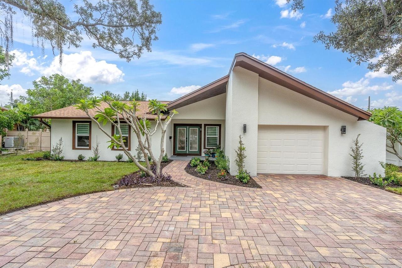 2010 Pinellas Point Dr., St Petersburg, FL 33712