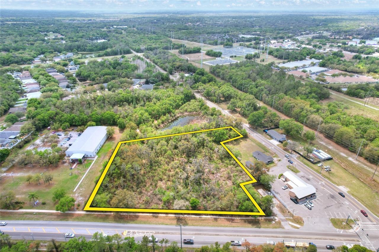 5708 Lithia Pinecrest Rd., Lithia, FL 33547