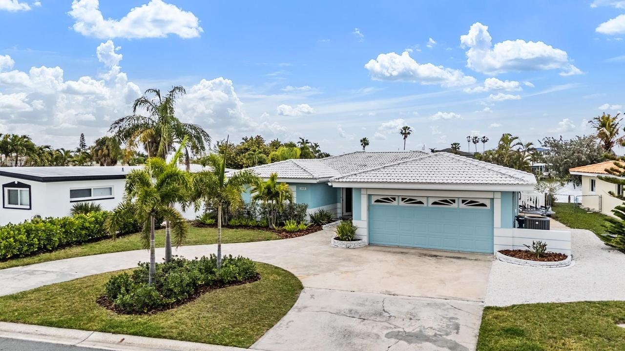 11425 5th St., Treasure Island, FL 33706