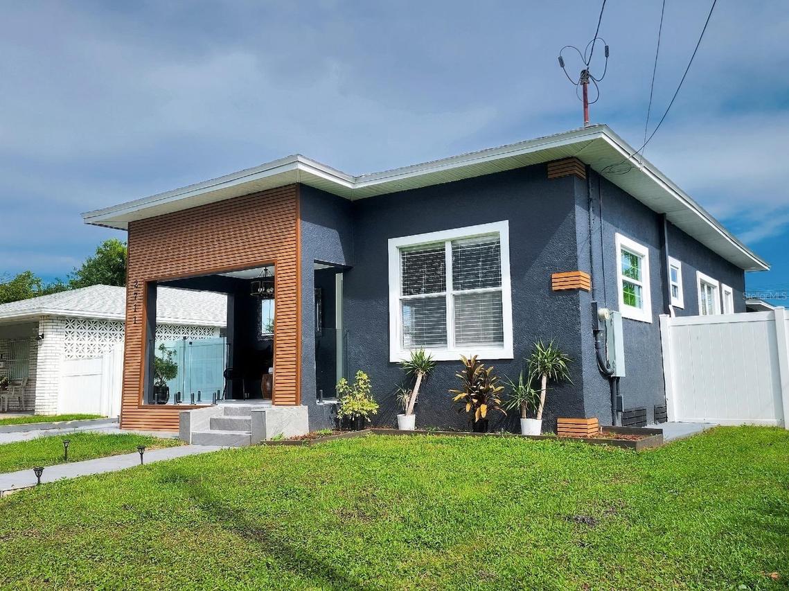 2711 W Cordelia St., Tampa, FL 33607
