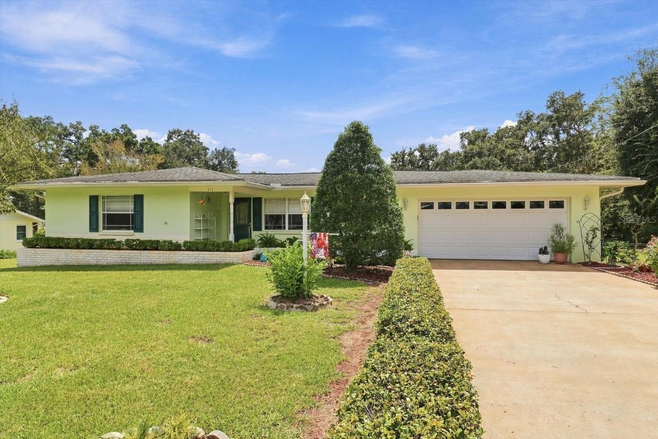 911 E Harvard St., Inverness, FL 34452