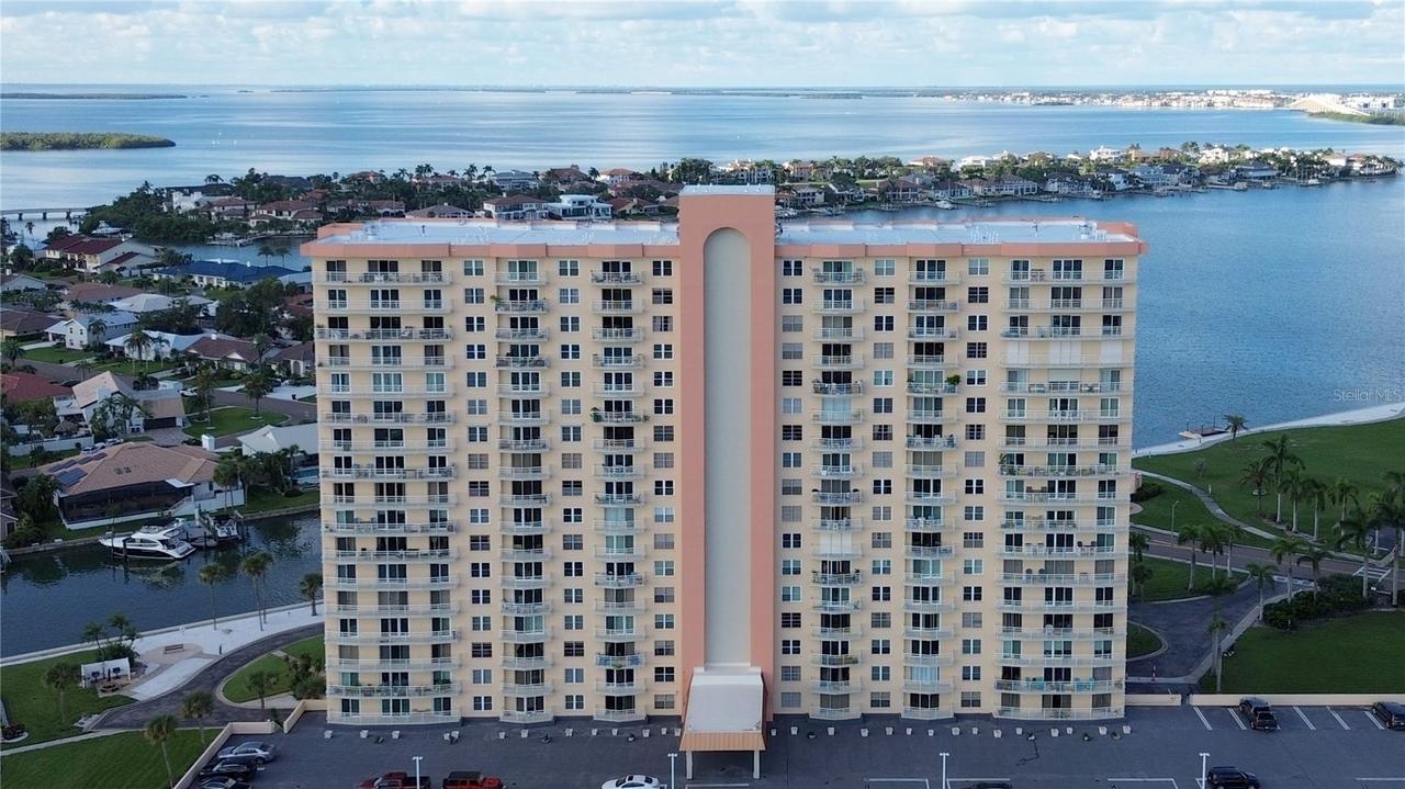 4900 Brittany Dr. #805, St Petersburg, FL 33715