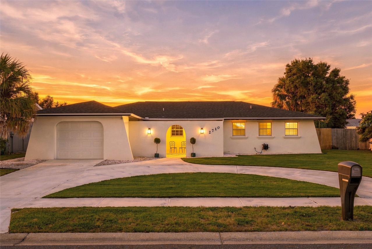 2710 21st Ave., Bradenton, FL 34205