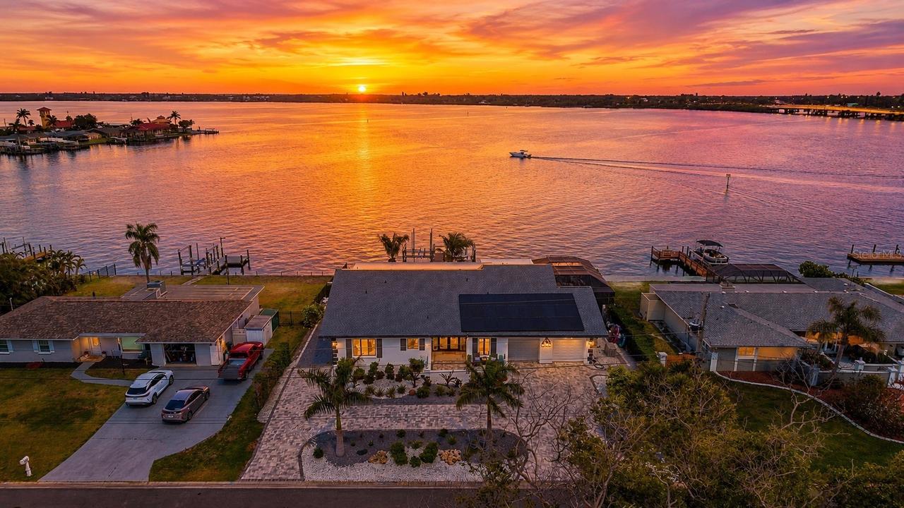 5207 Bay State Rd., Palmetto, FL 34221