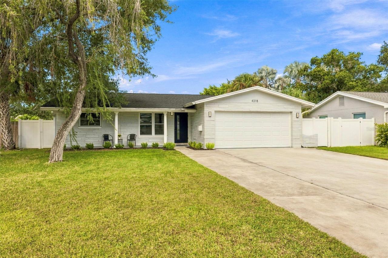 4318 Helena St., St Petersburg, FL 33703