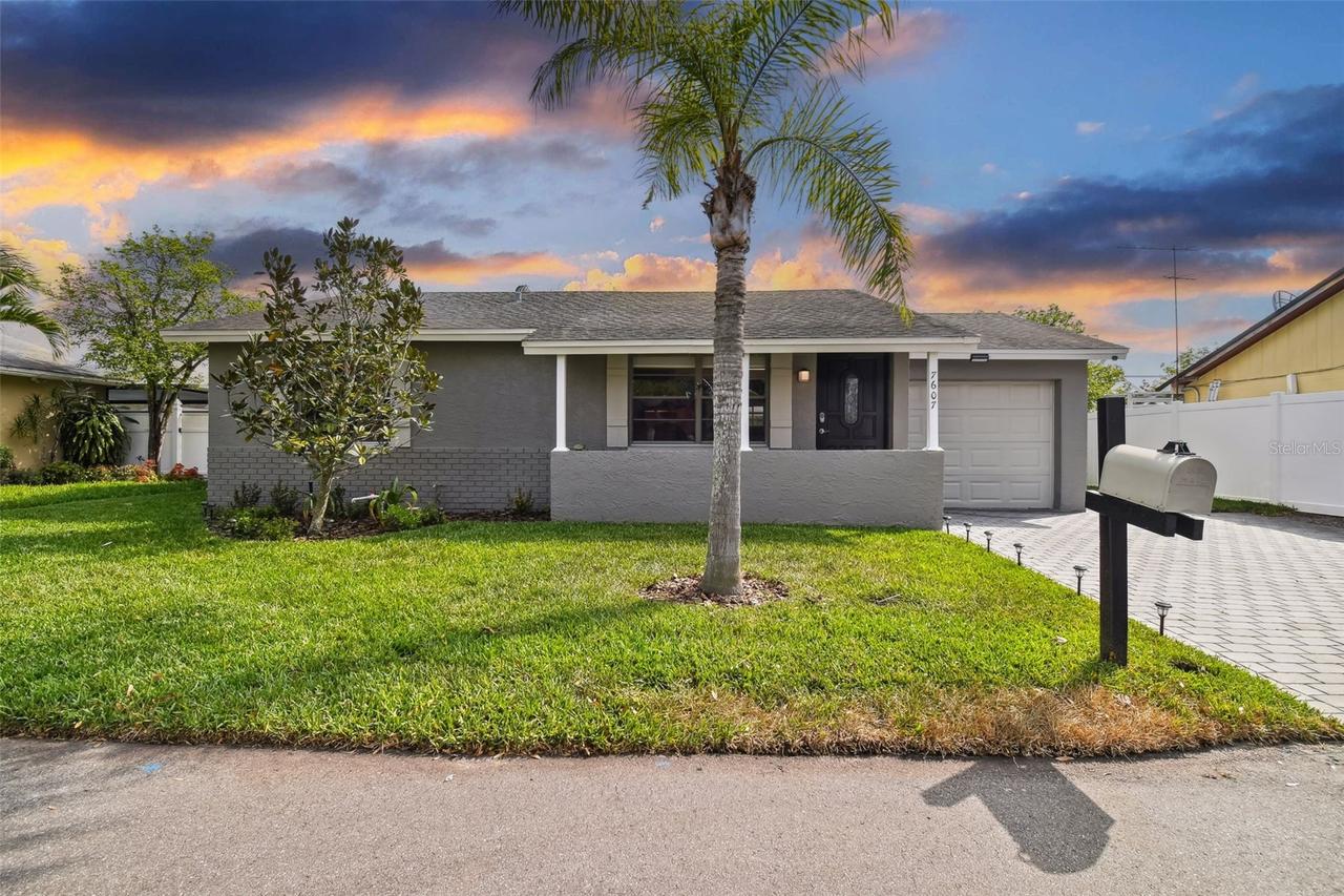 7607 Woodland Oaks Ct., Tampa, FL 33615