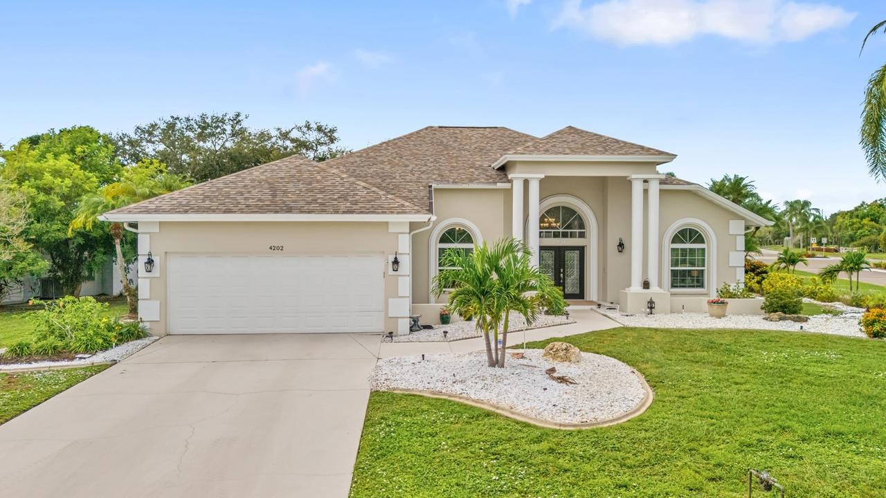 4202 Augusta Ter., Bradenton, FL 34203