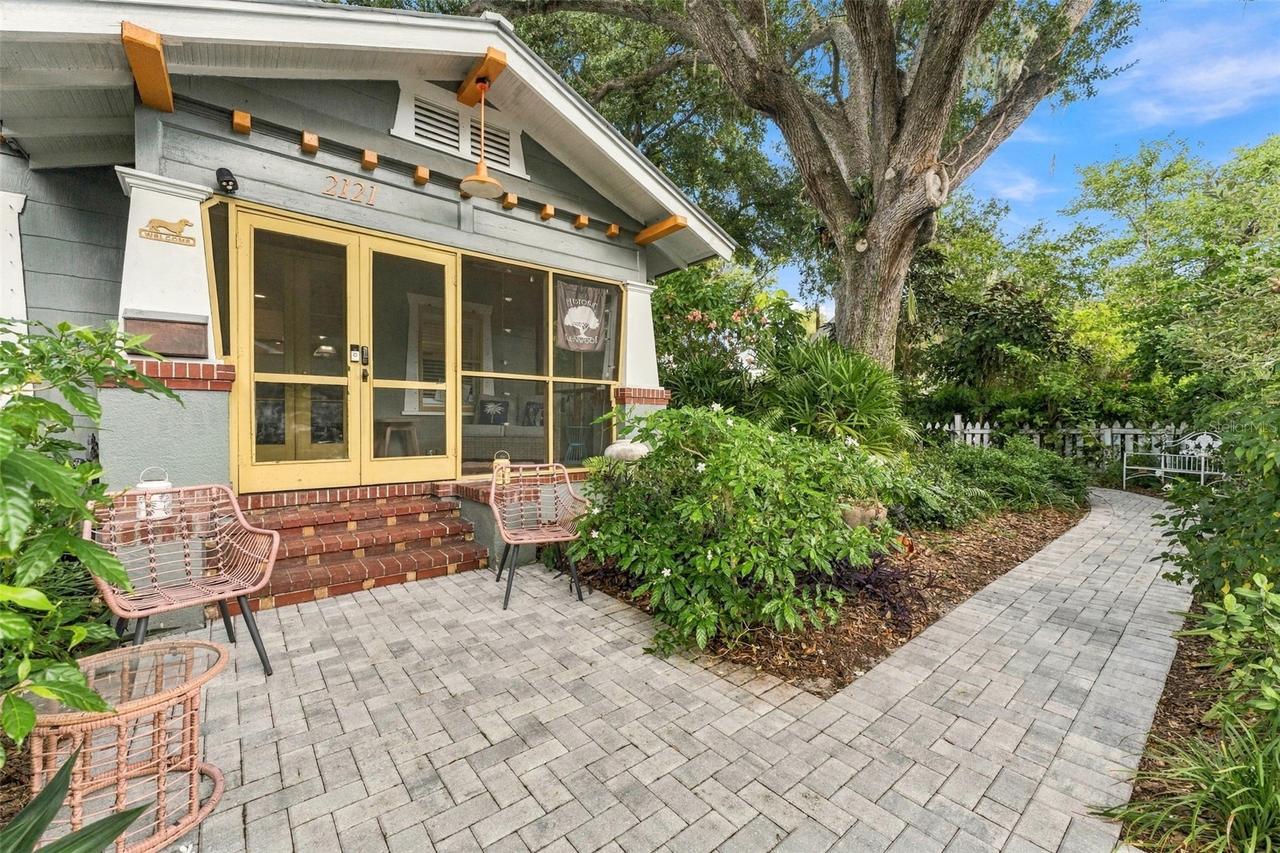 2121 Dartmouth Ave., St Petersburg, FL 33713