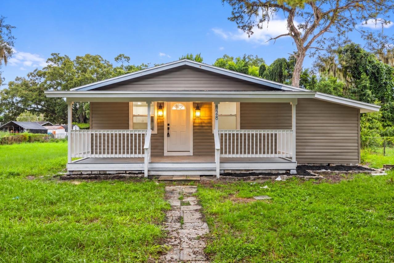 828 30th St., Winter Haven, FL 33881
