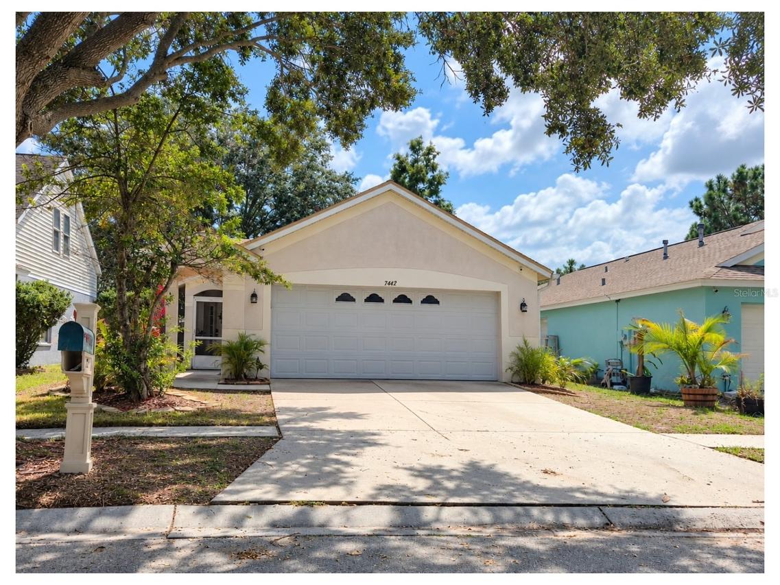 7442 Oxford Garden Cir, Apollo Beach, FL 33572