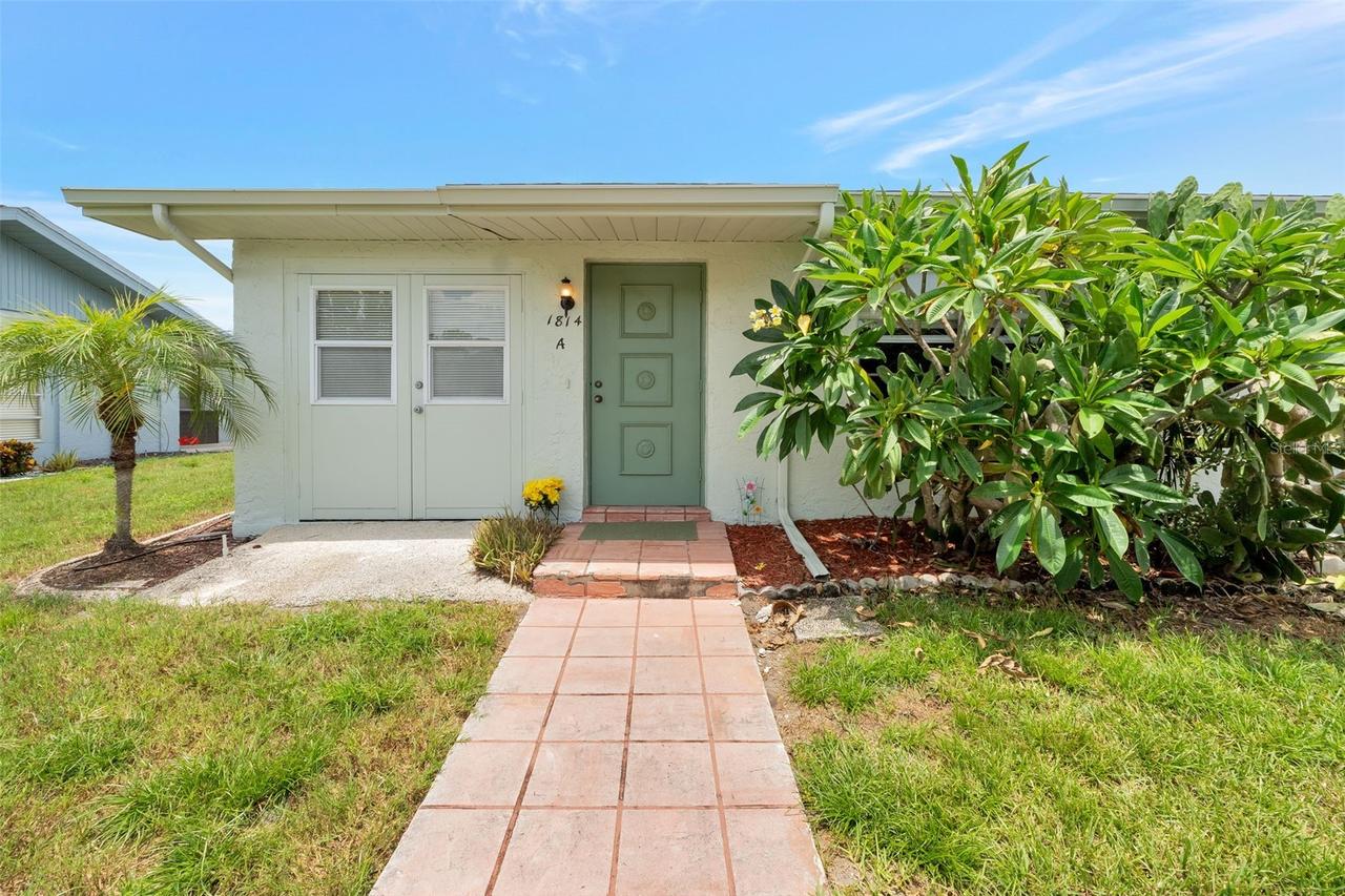 1814 Foxhunt Dr. #A, Sun City Center, FL 33573