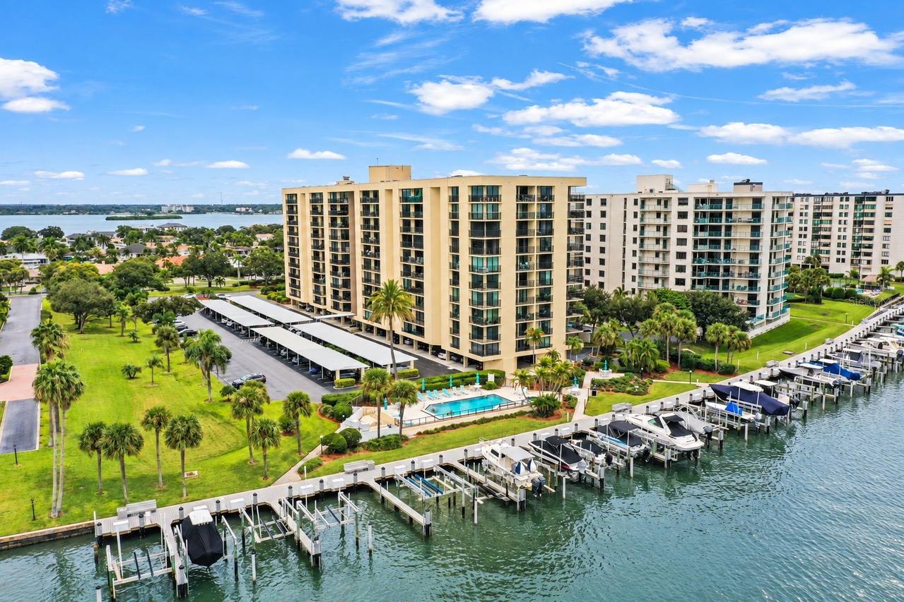 690 Island Way #606, Clearwater, FL 33767