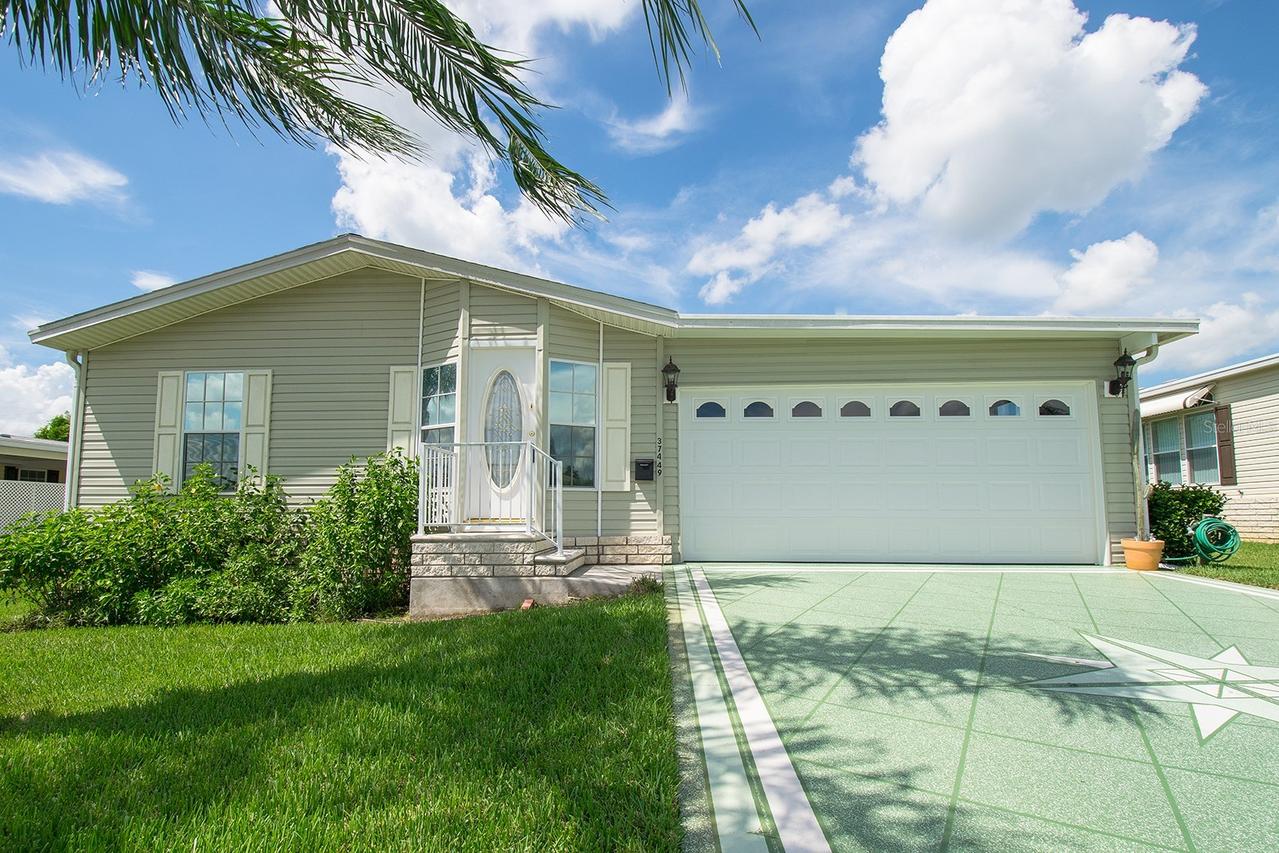 37449 Gill Ave., Zephyrhills, FL 33541