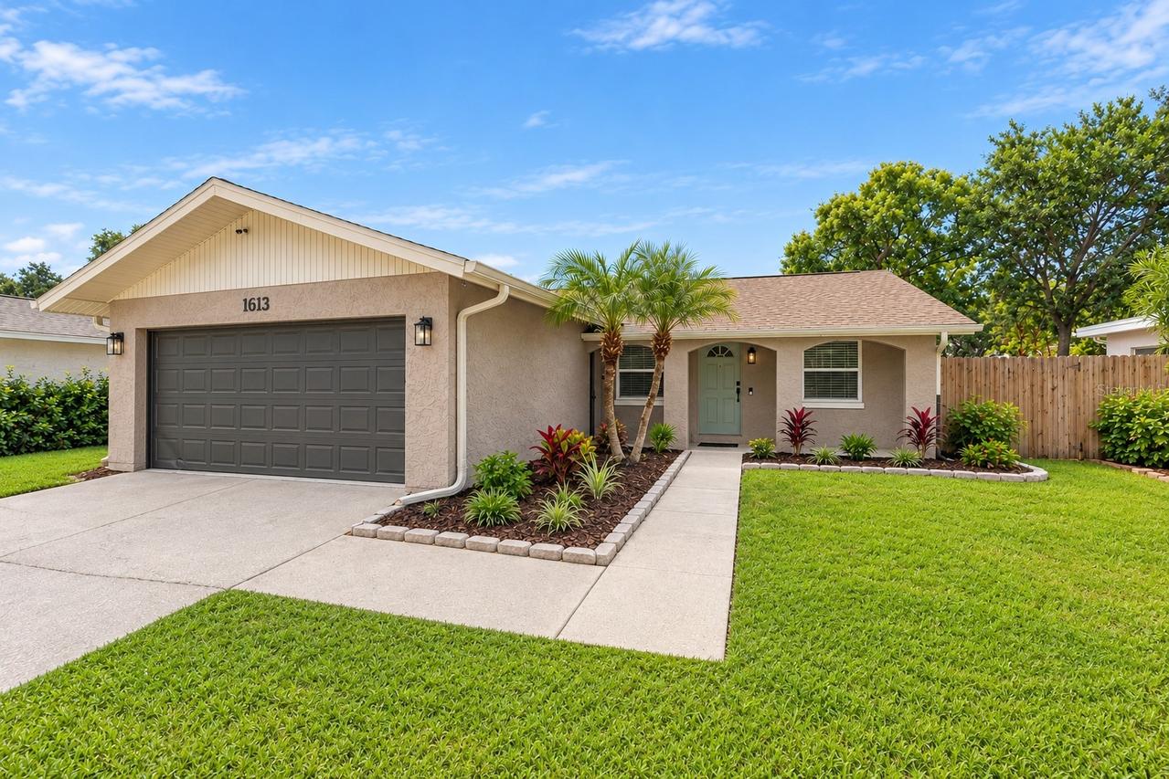 1613 Greenwood Dr., Dunedin, FL 34698
