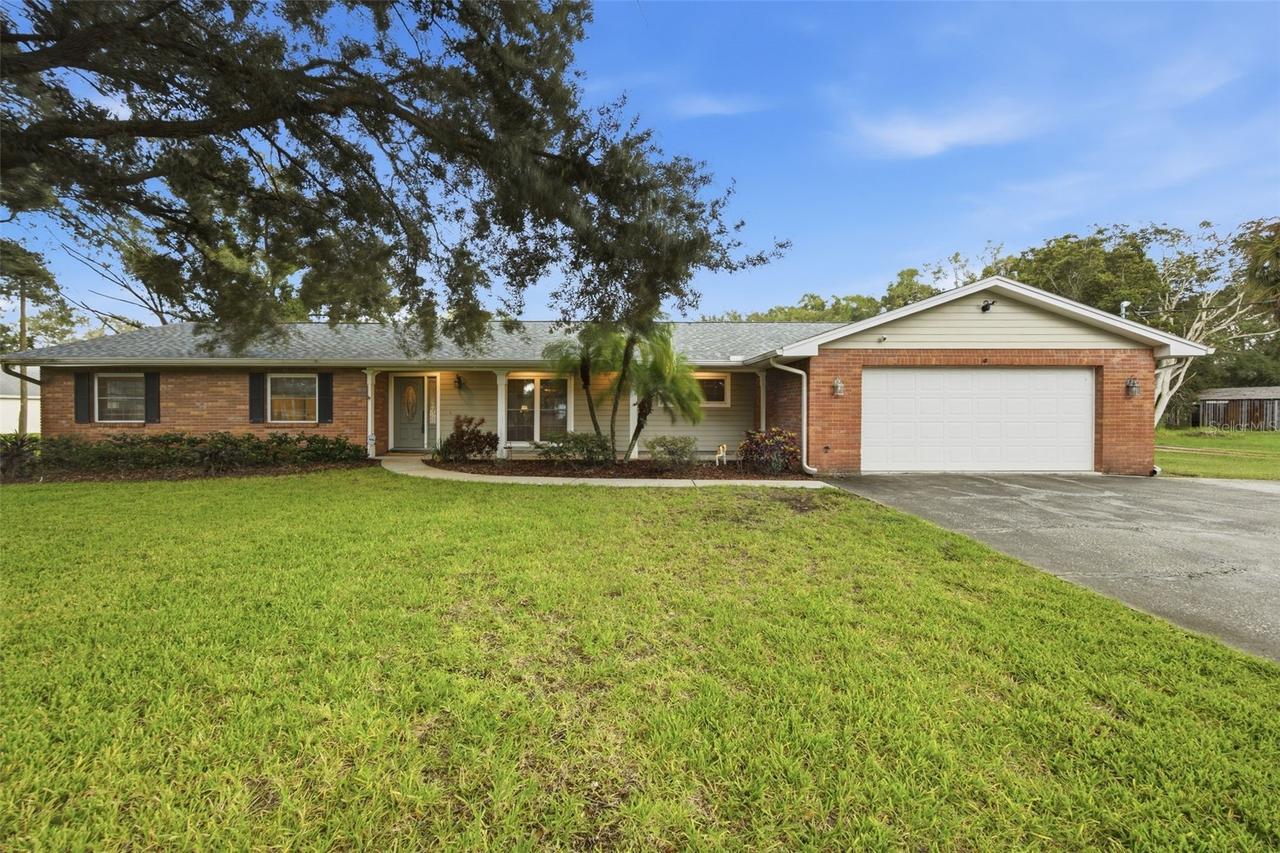 17501 Lakeshore Rd., Lutz, FL 33558