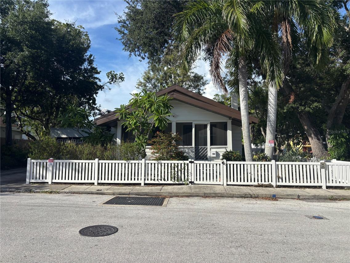 833 11th Ave., St Petersburg, FL 33701