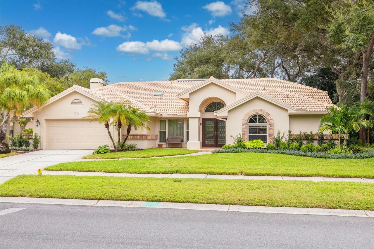 2715 Country Woods Ln., Palm Harbor, FL 34683