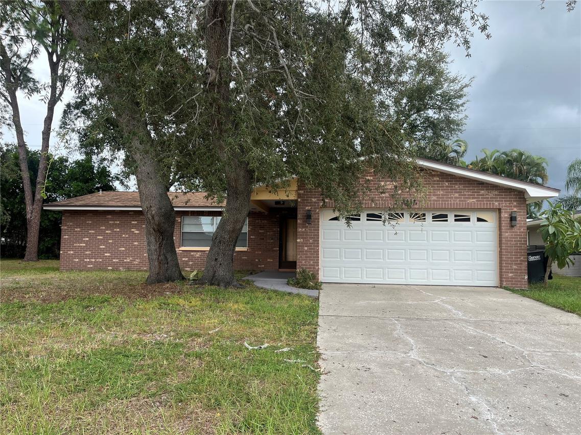 2080 Sun Tree Cir., Clearwater, FL 33763