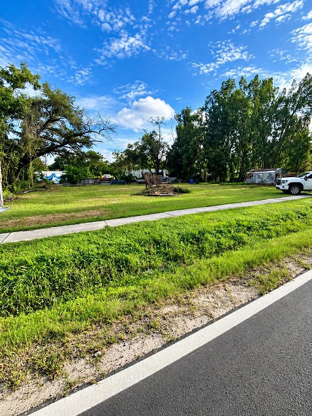 8515 Nundy Ave., Gibsonton, FL 33534