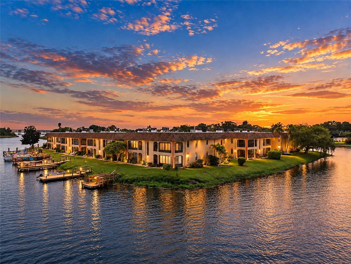 10142 Seminole Island Dr., Largo, FL 33773